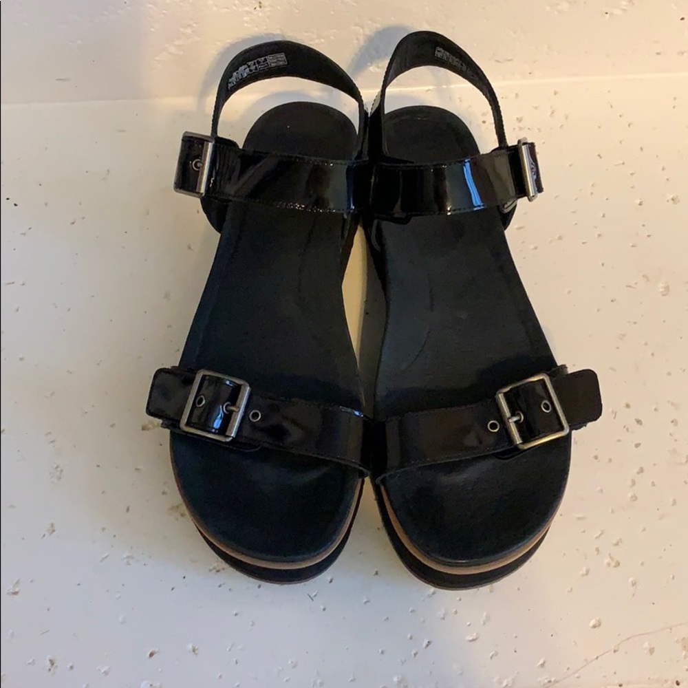 Platform sandals